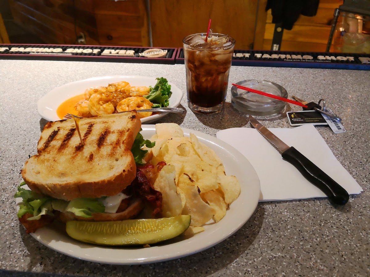 Pandemonium Bar & Grill - Photo 3