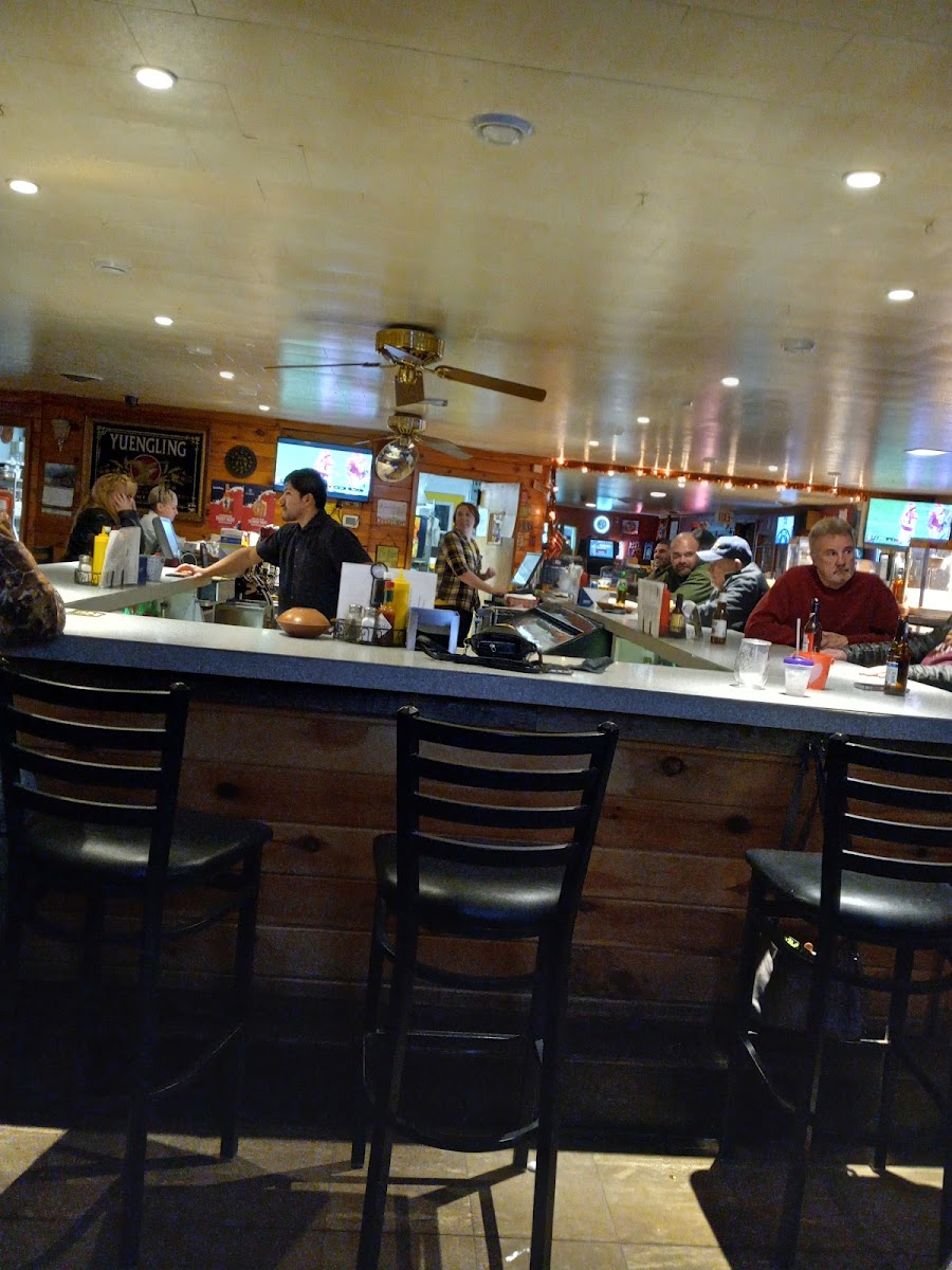 Pandemonium Bar & Grill - Photo 4