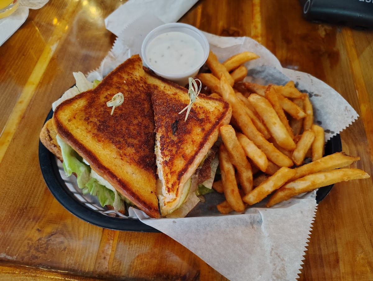 Nauti K's Riverside Bar & Grill - Photo 2