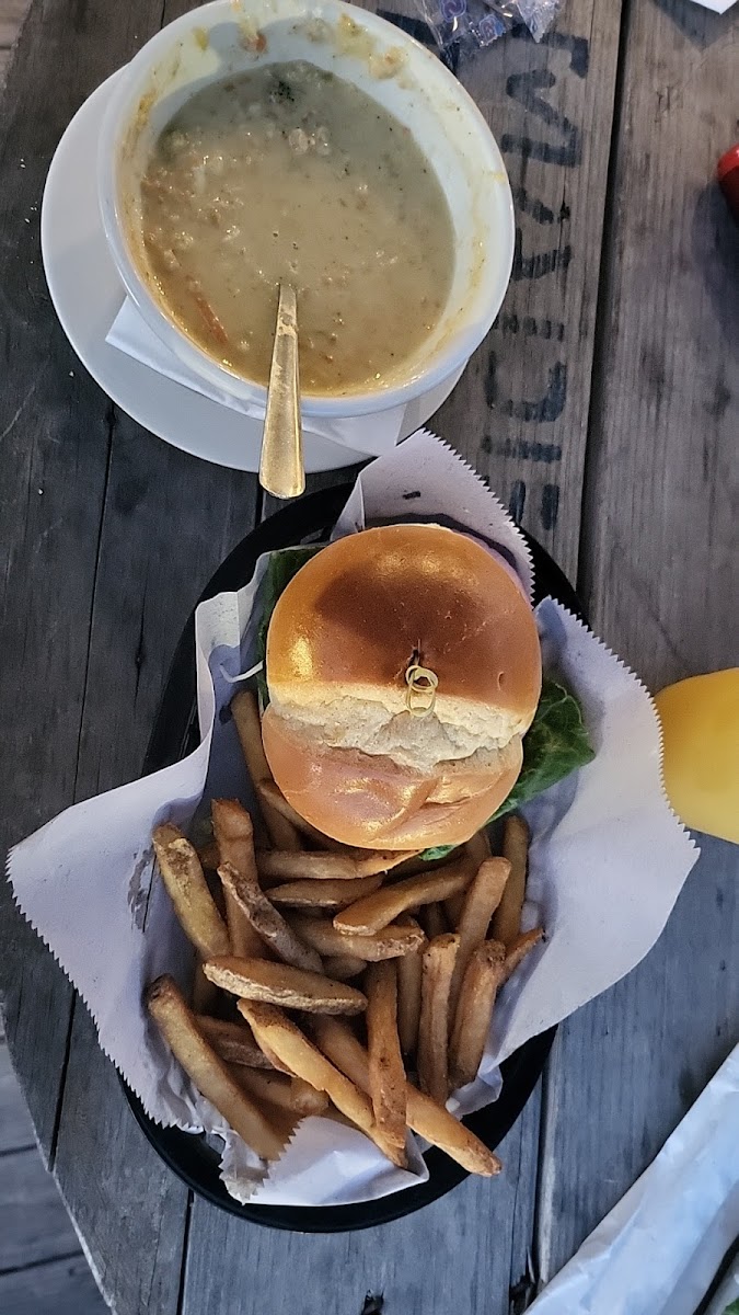 Nauti K's Riverside Bar & Grill - Photo 6
