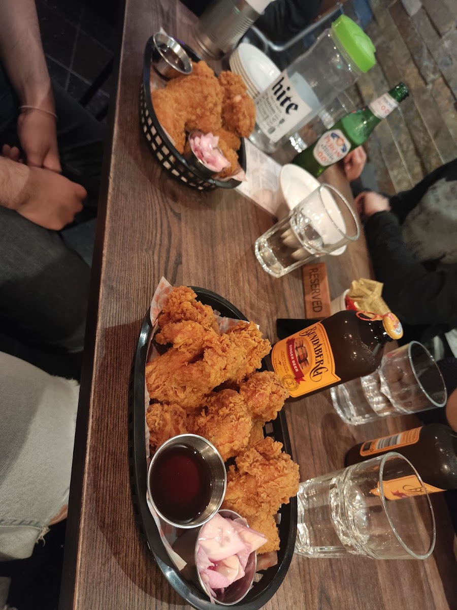 Chick and Beers (Coombe Road) - Photo 9