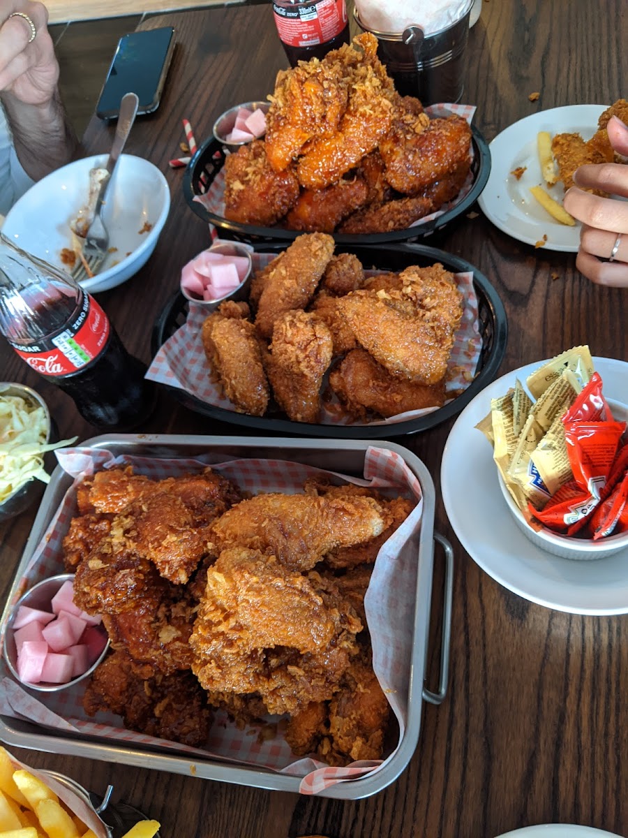 Chick and Beers (Coombe Road) - Photo 5
