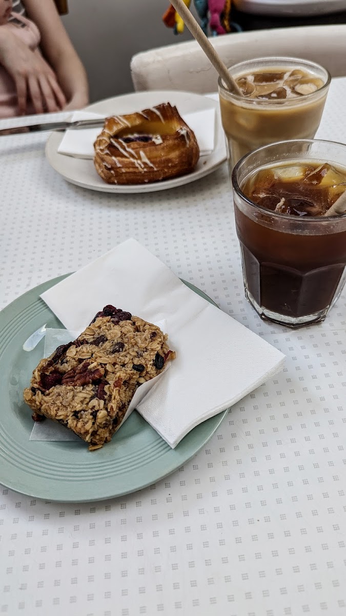 Owen's Deli & Cafe - Photo 9