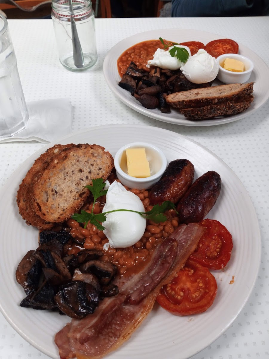 Owen's Deli & Cafe - Photo 2
