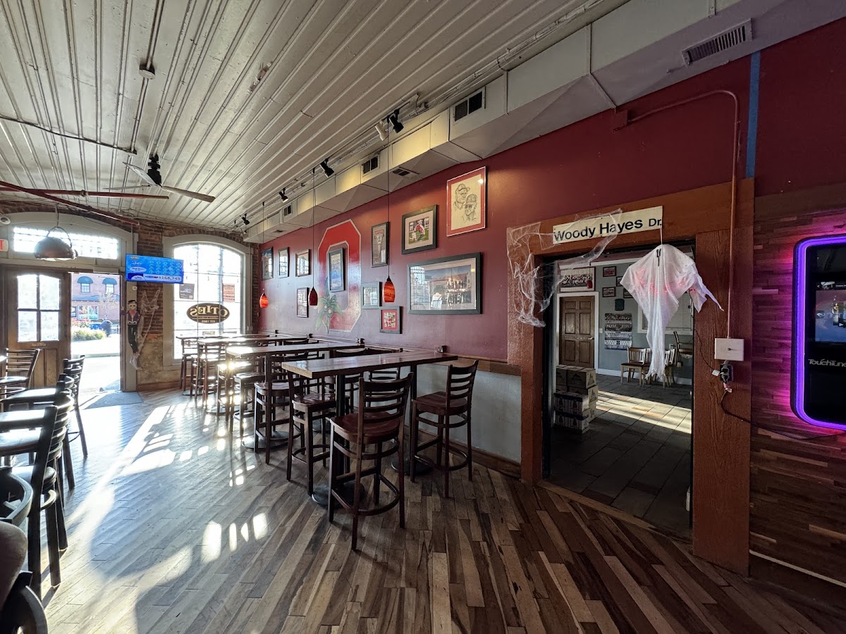 Otie's Tavern & Grill - Photo 2