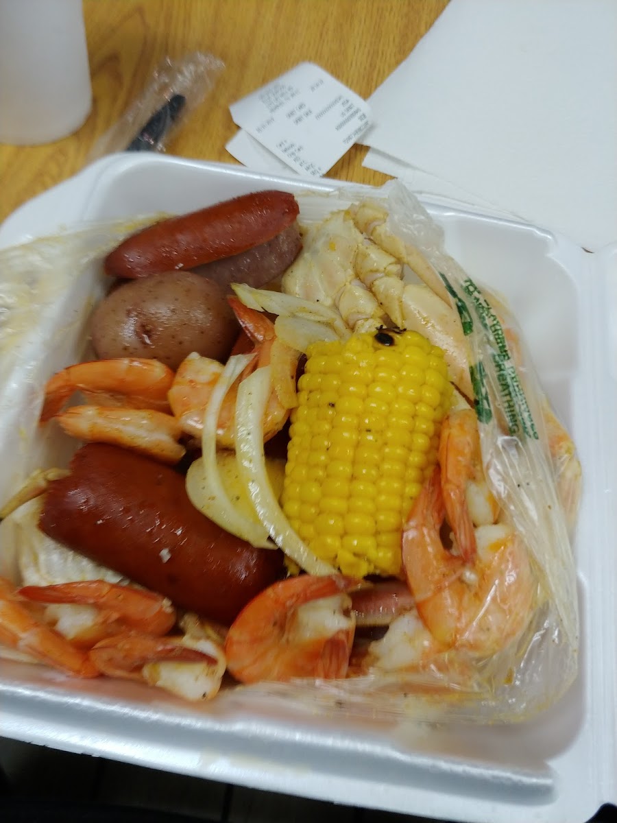 Ellis Seafood - Photo 7