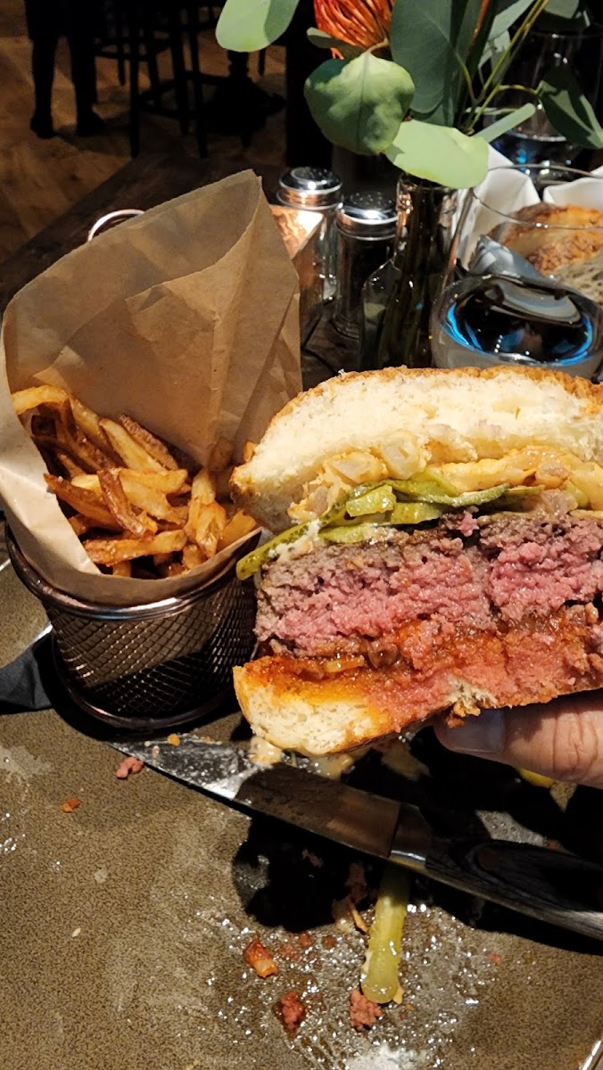 Charlie's of Lincroft - Photo 4
