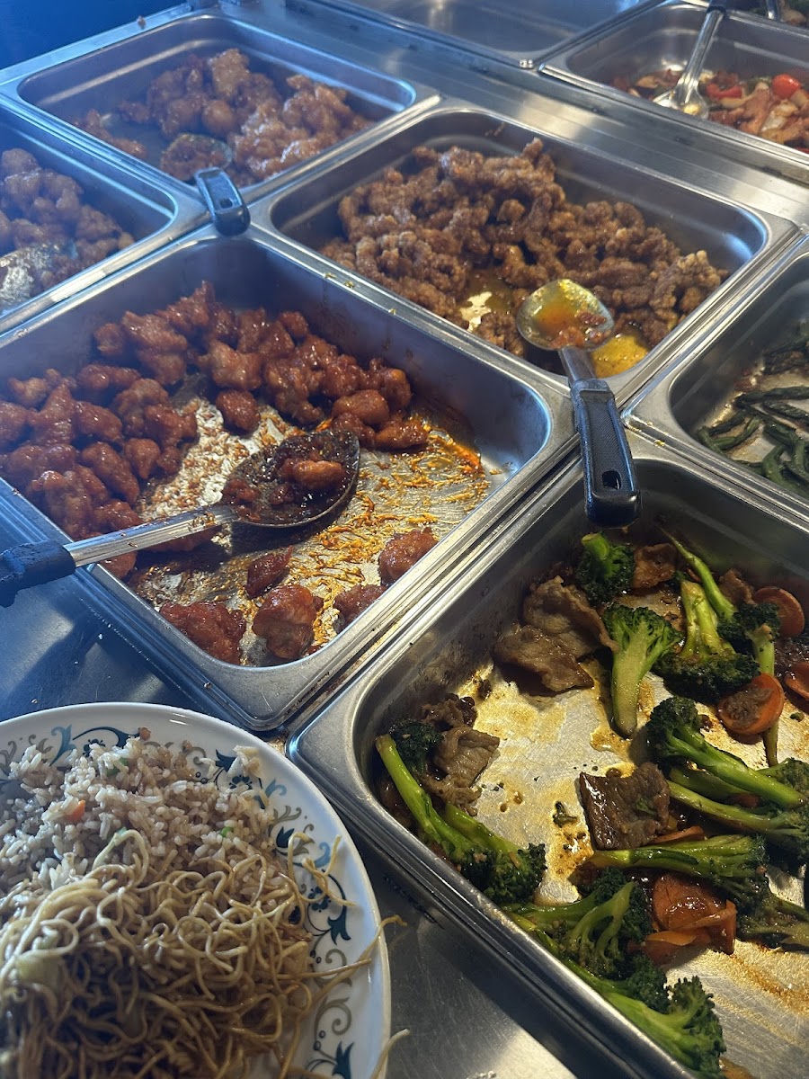 Mimi's Buffet - Photo 2