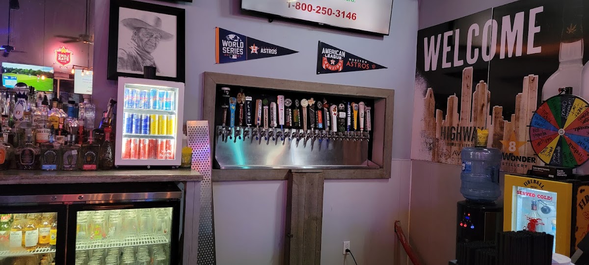 The Wellhead Sports Bar - Photo 2