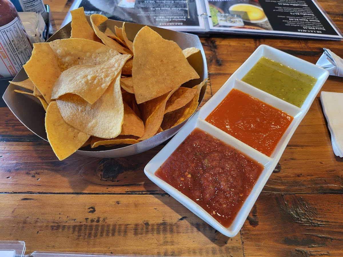 El Rey Bar And Grill - Photo 6