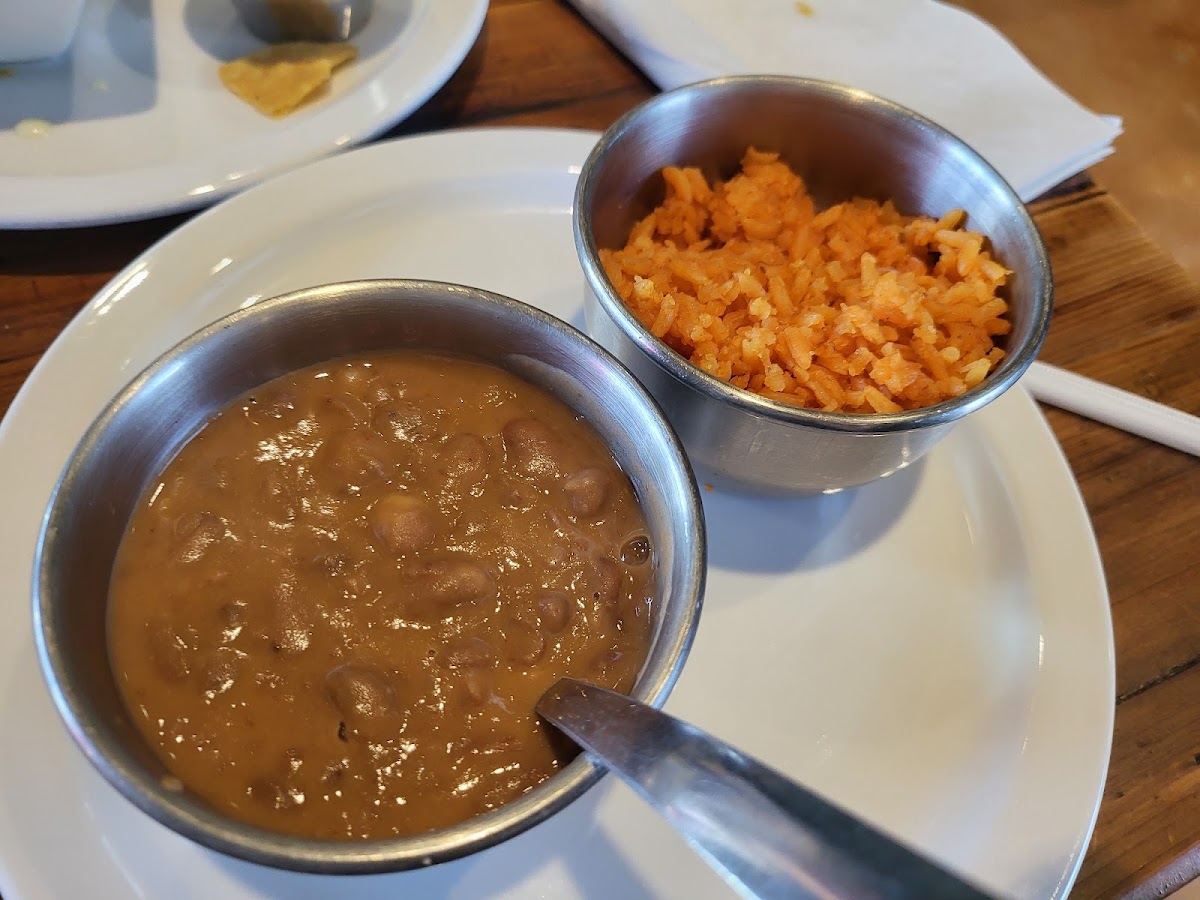 El Rey Bar And Grill - Photo 7