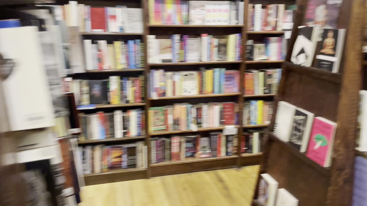 Trident Booksellers and Cafe - Photo 1