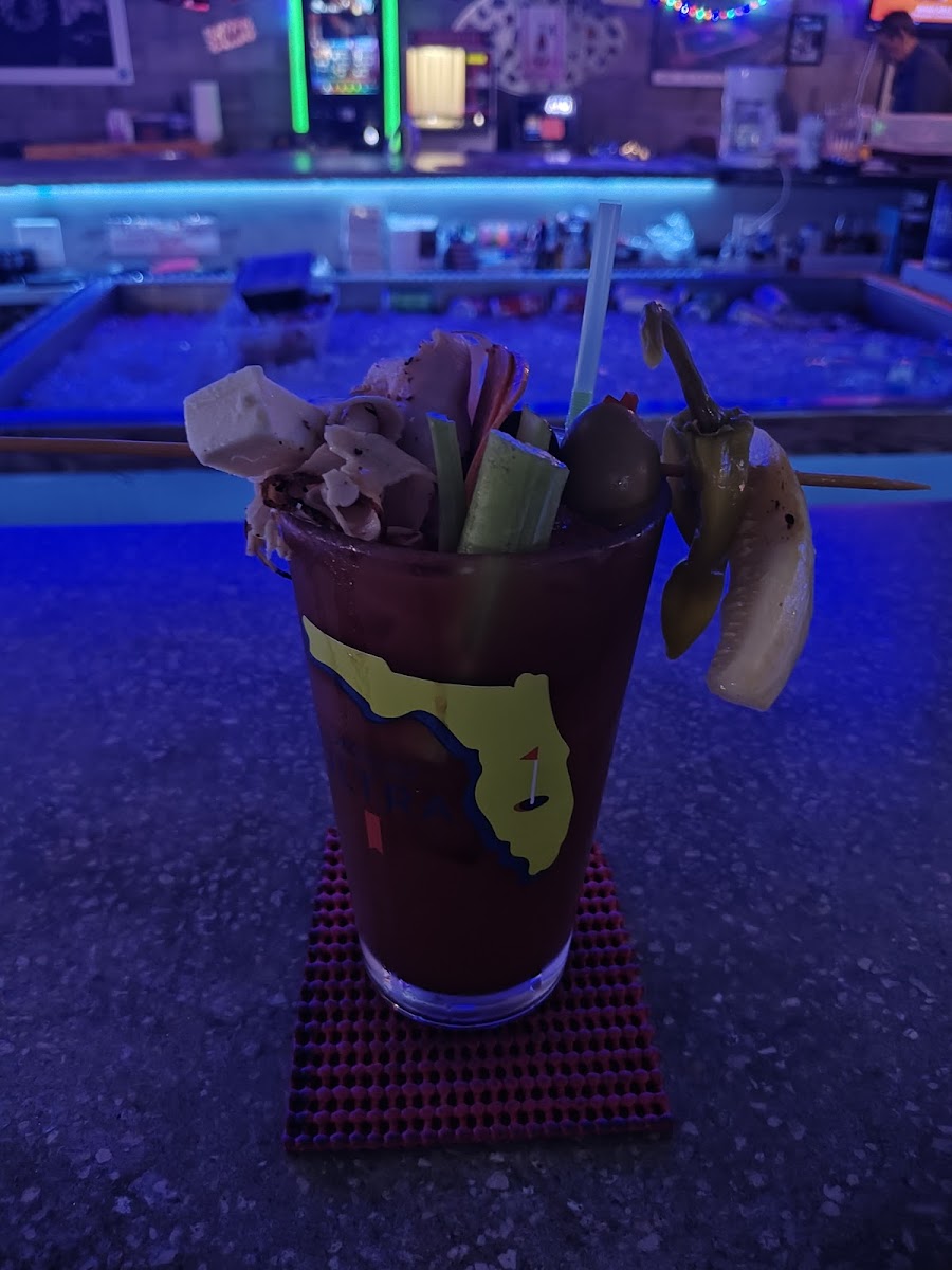 Hurricane Tinas 5 Star Dive Bar - Photo 5