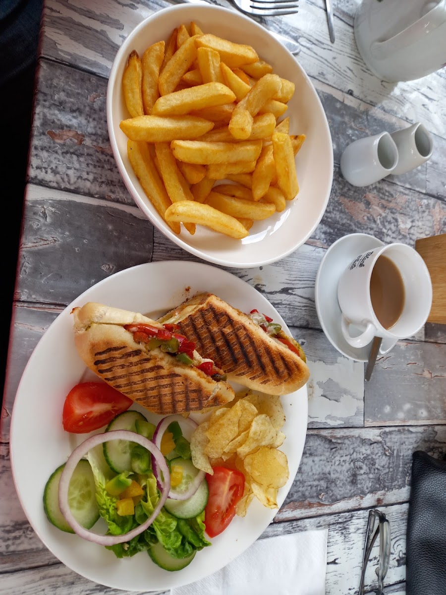 Angelo's Cafe - Photo 7