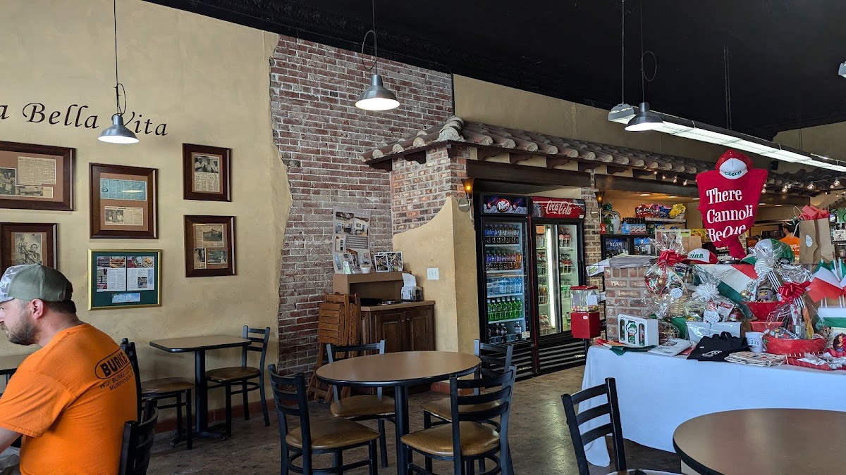 Louie's P&R - Photo 3