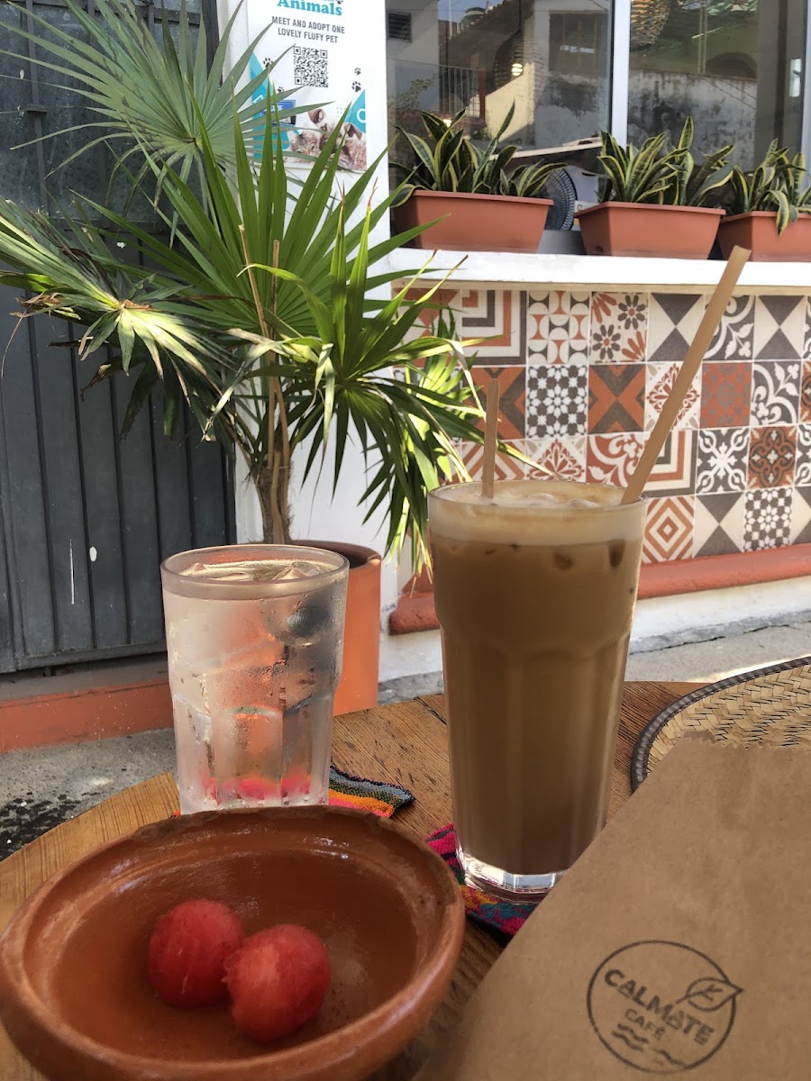 Calmate Cafe - Photo 9