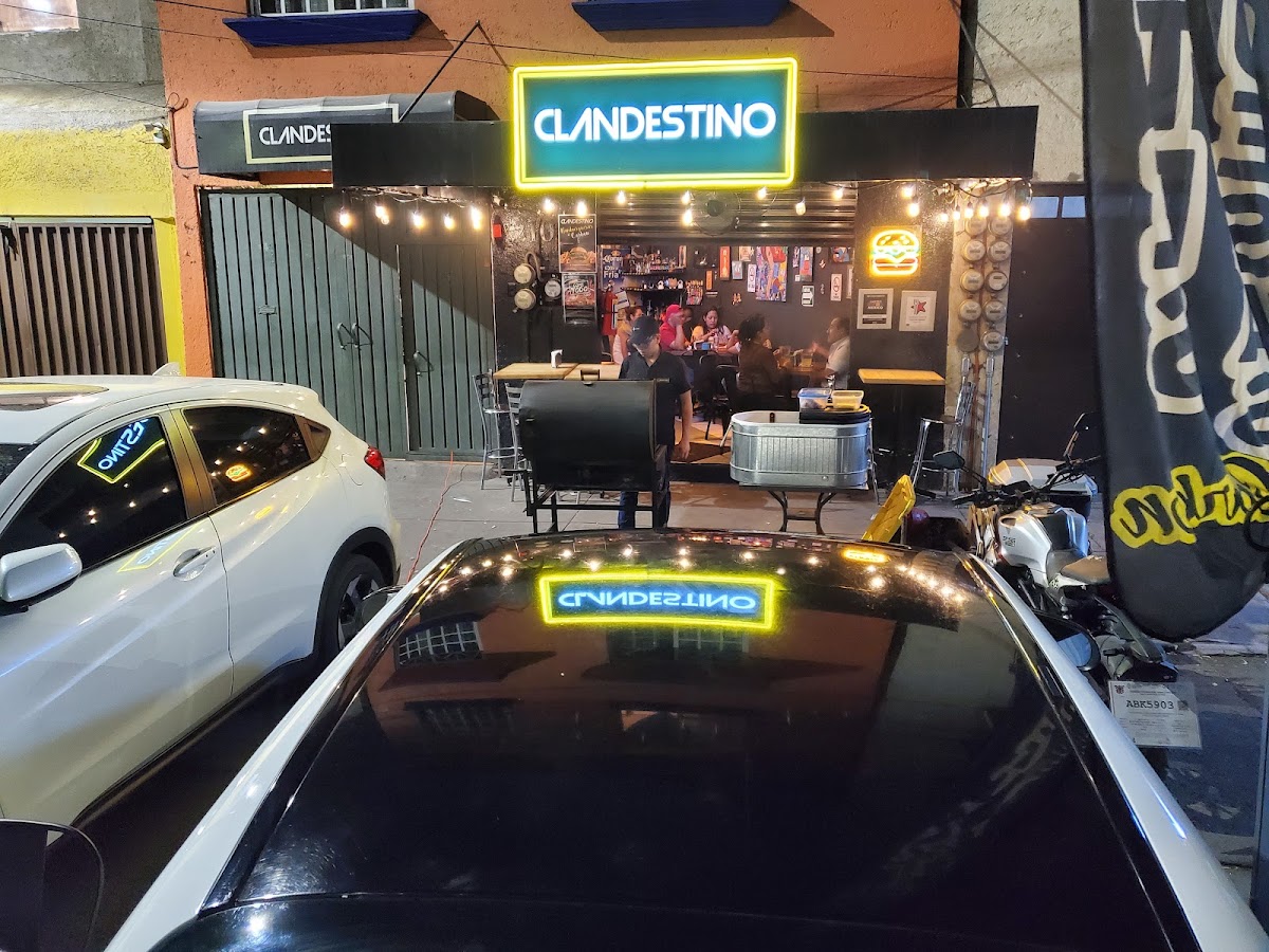 Clandestino Taxquena