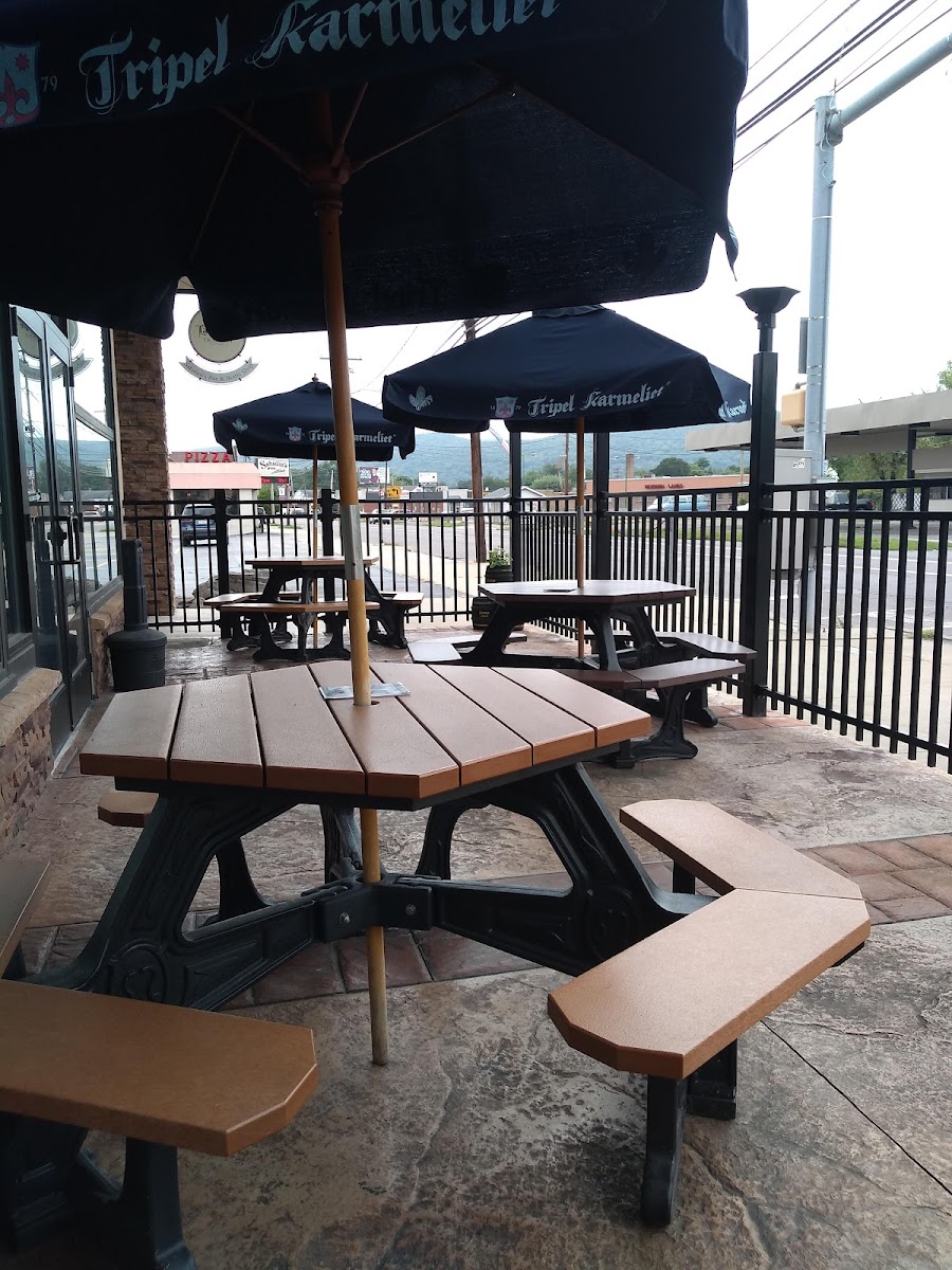 Sabatini's Bottle Shop & Bar