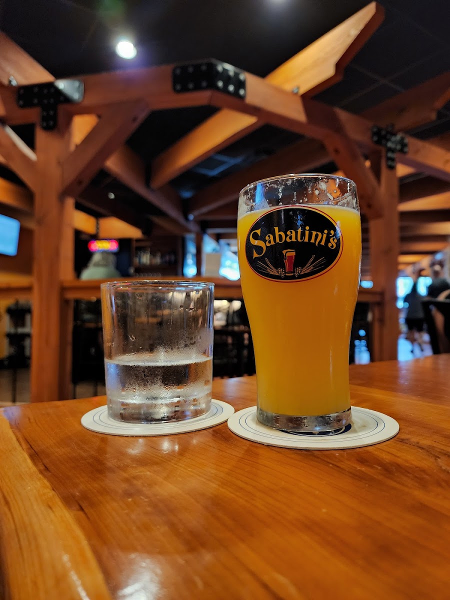 Sabatini's Bottle Shop & Bar - Photo 4