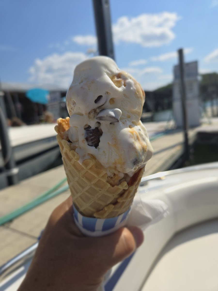 Big M Marina Dock-N-Eat - Photo 5
