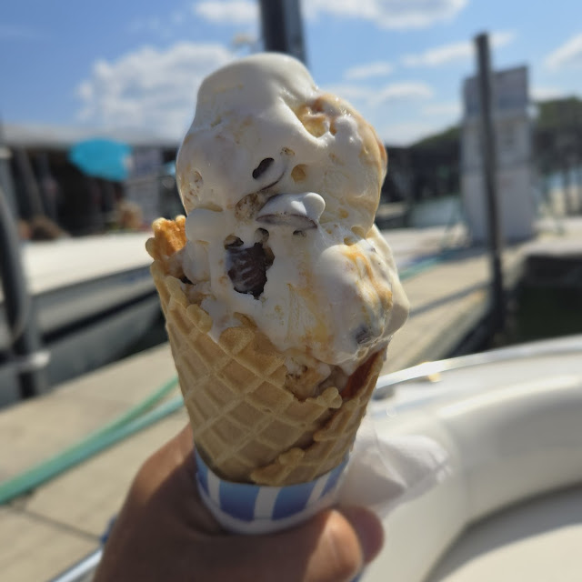 Tipping Cow-Vanilla Ice Cream with Chocolate Pieces and Caramel