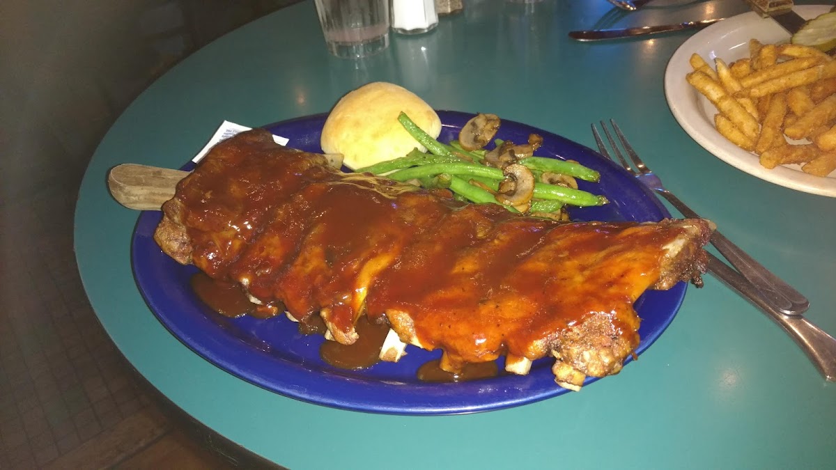 Depot Bar & Grill - Photo 5
