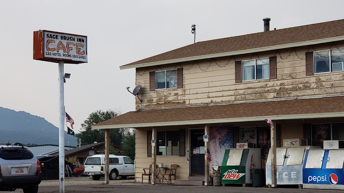 Sage Brush Inn Cafe - Photo 2