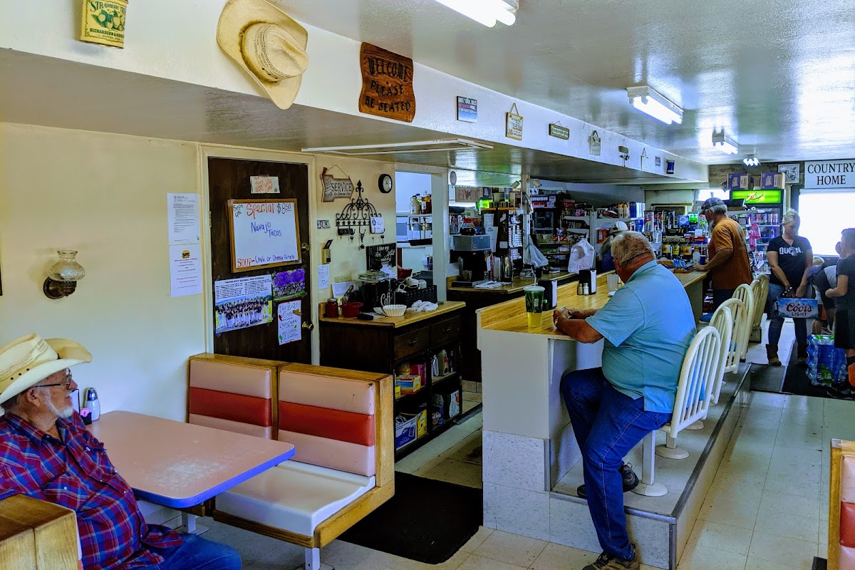 Sage Brush Inn Cafe - Photo 3