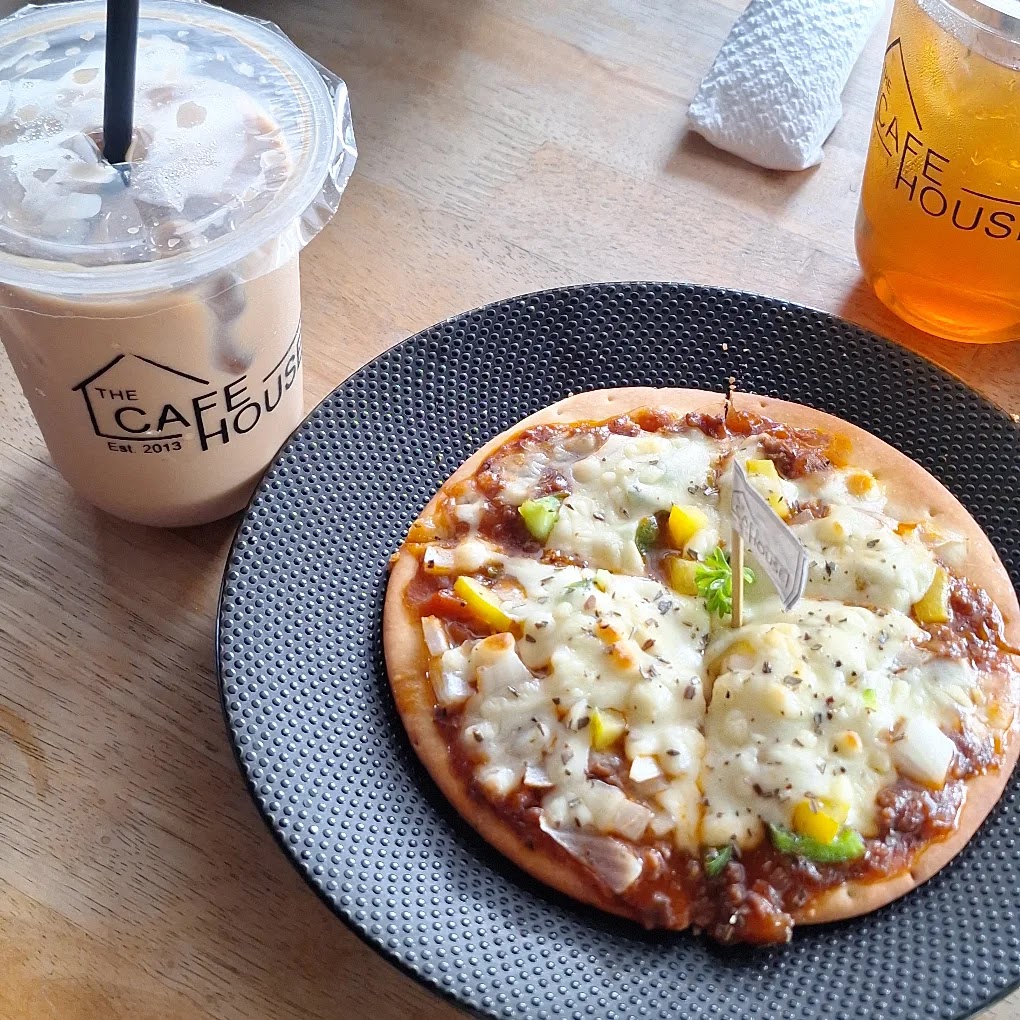 The Cafe House - Photo 1