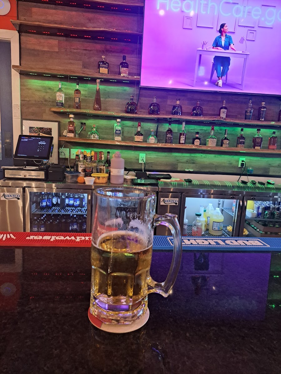 Froggie's Bar and Grill - Photo 5