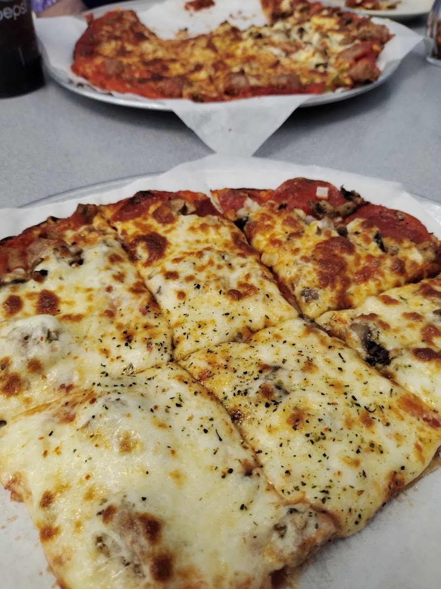 Dudley's Pizza & Sandwich Shop - Photo 6