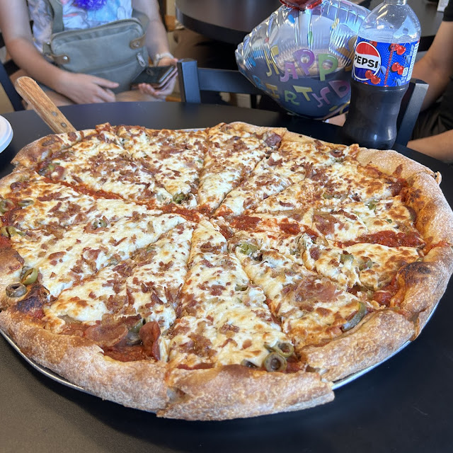 Extra Large Deluxe Pizza