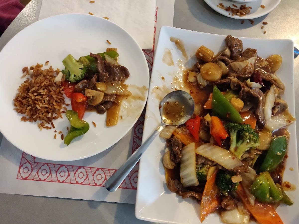 Minh Wang Family Restaurant - Photo 1