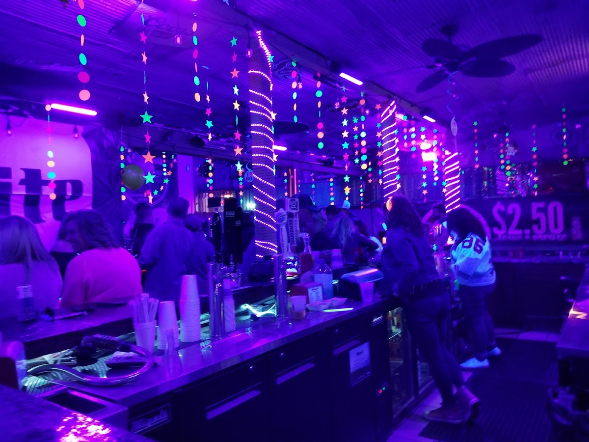 ALY ANNE'S Bar And Grill