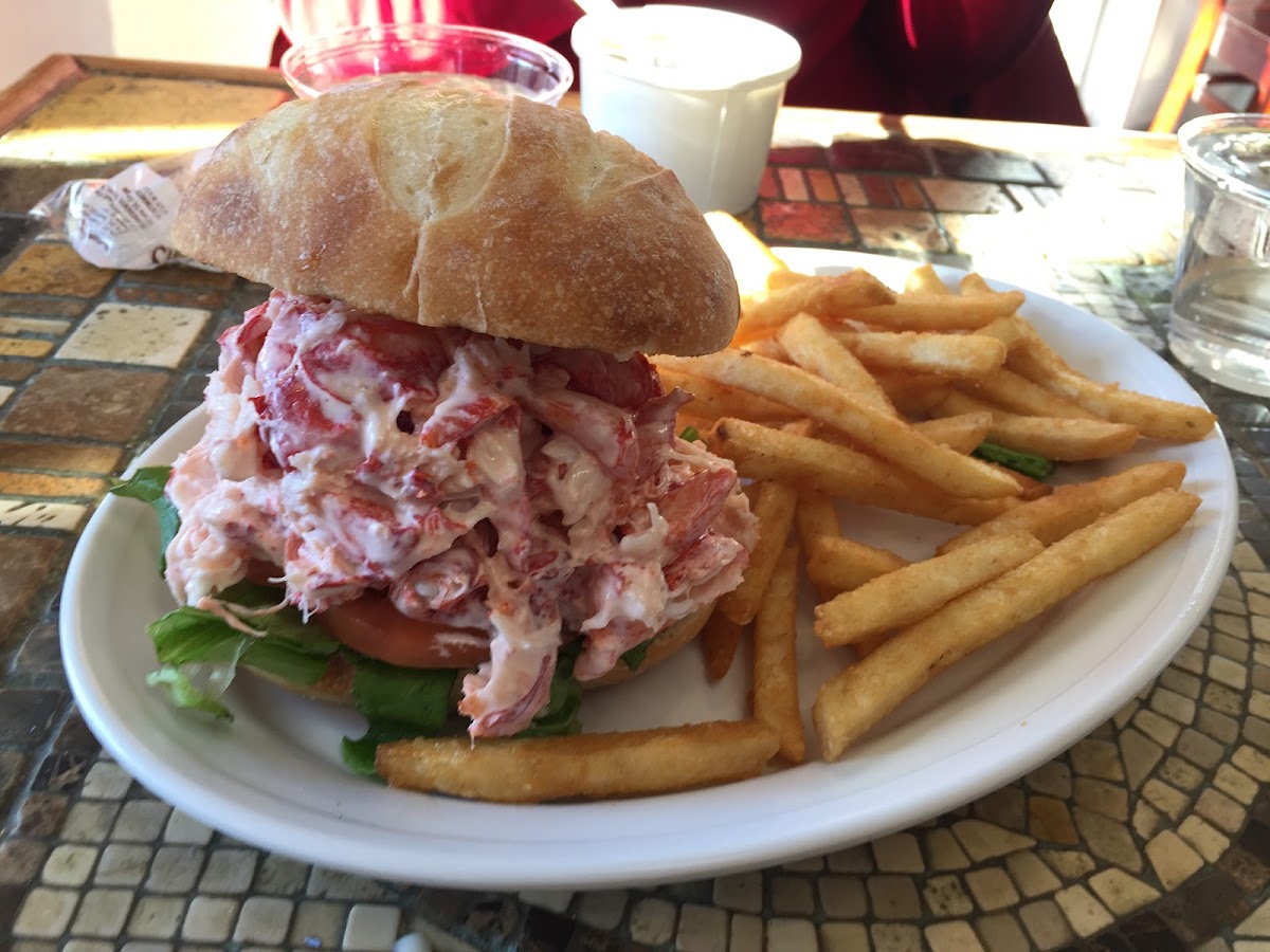 Acton seafood company - Photo 4