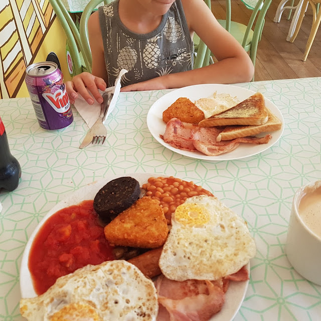 Royal Breakfast