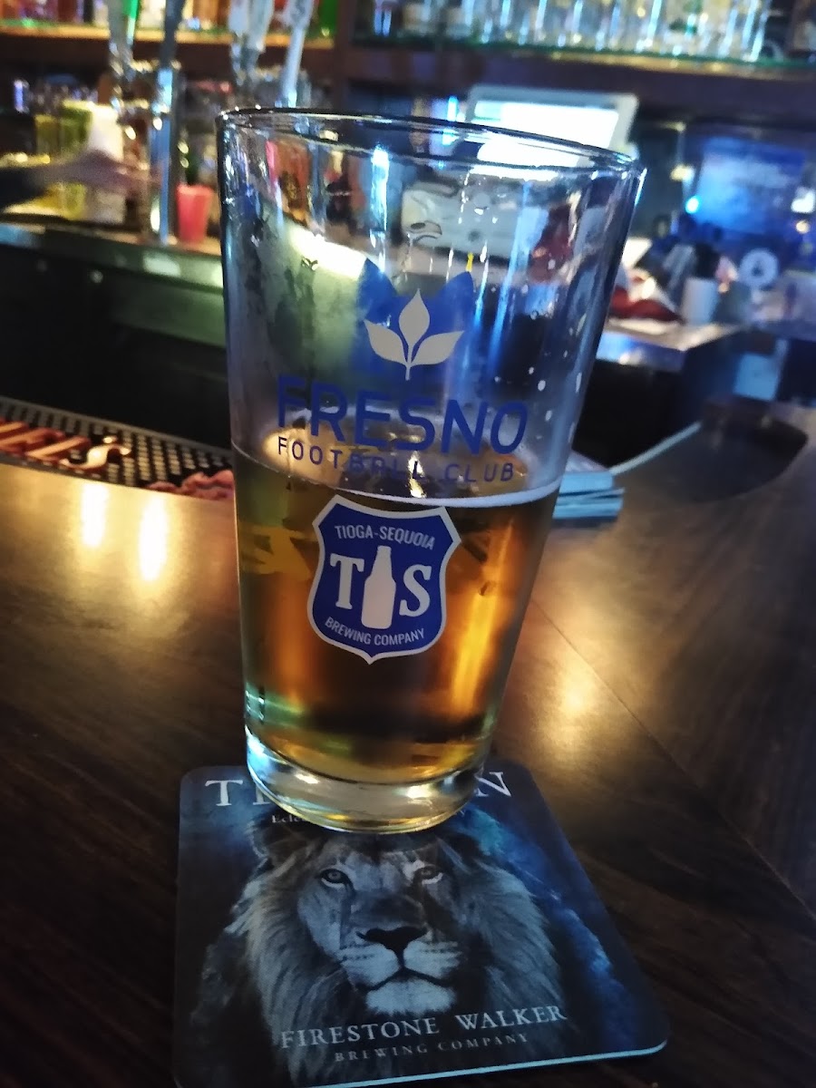 Yukon's Tavern & Grill - Photo 4