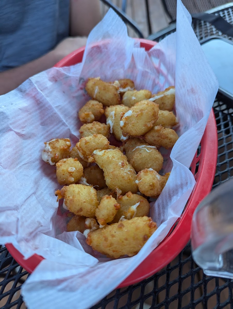 Hooked at Outboards Bar and Grill - Photo 1