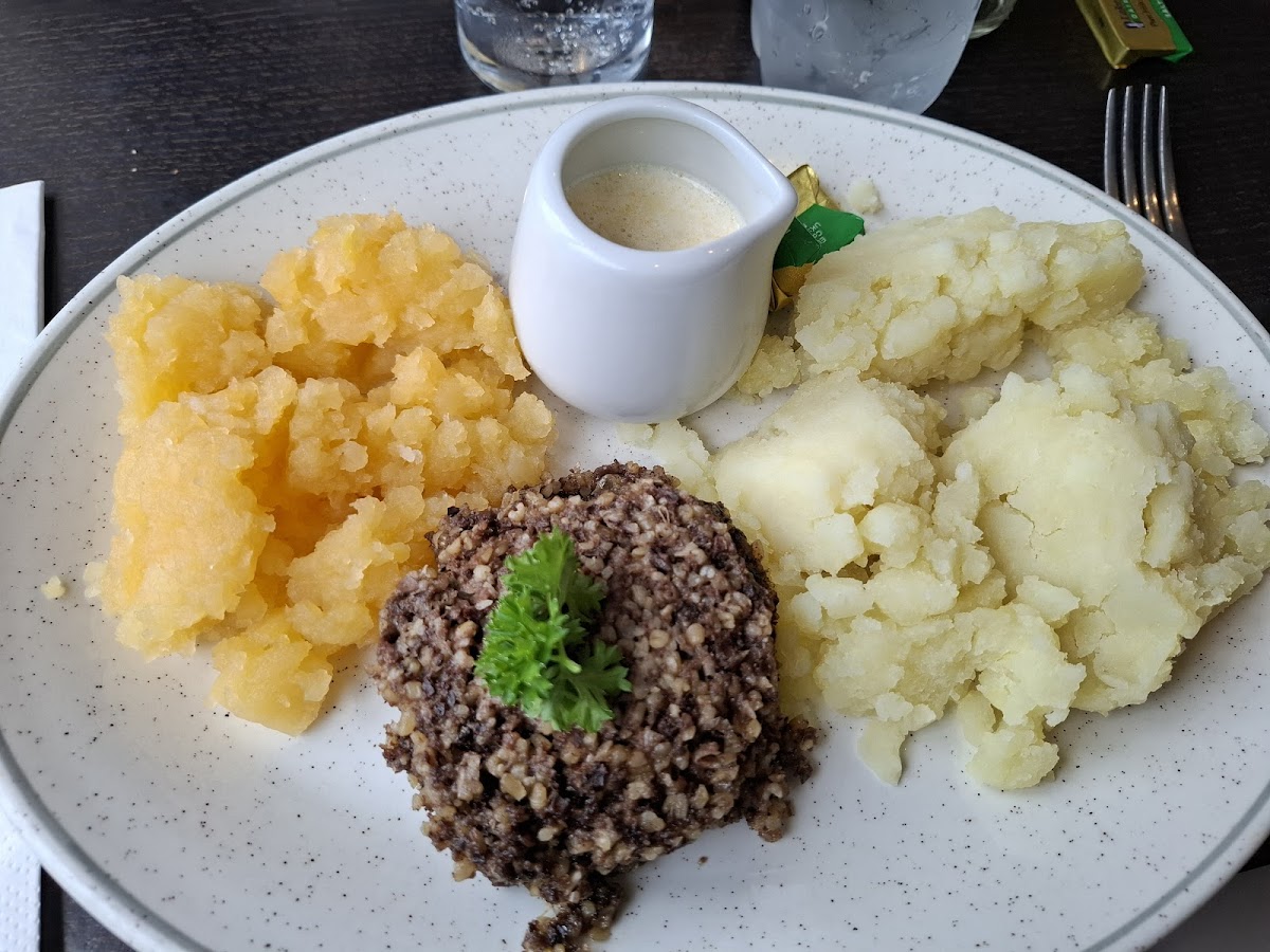 The Waterside Cafe Bistro - Photo 5