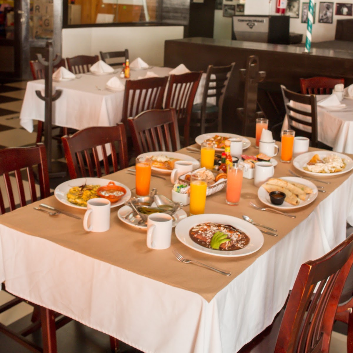 Carlos'n Charlie's
