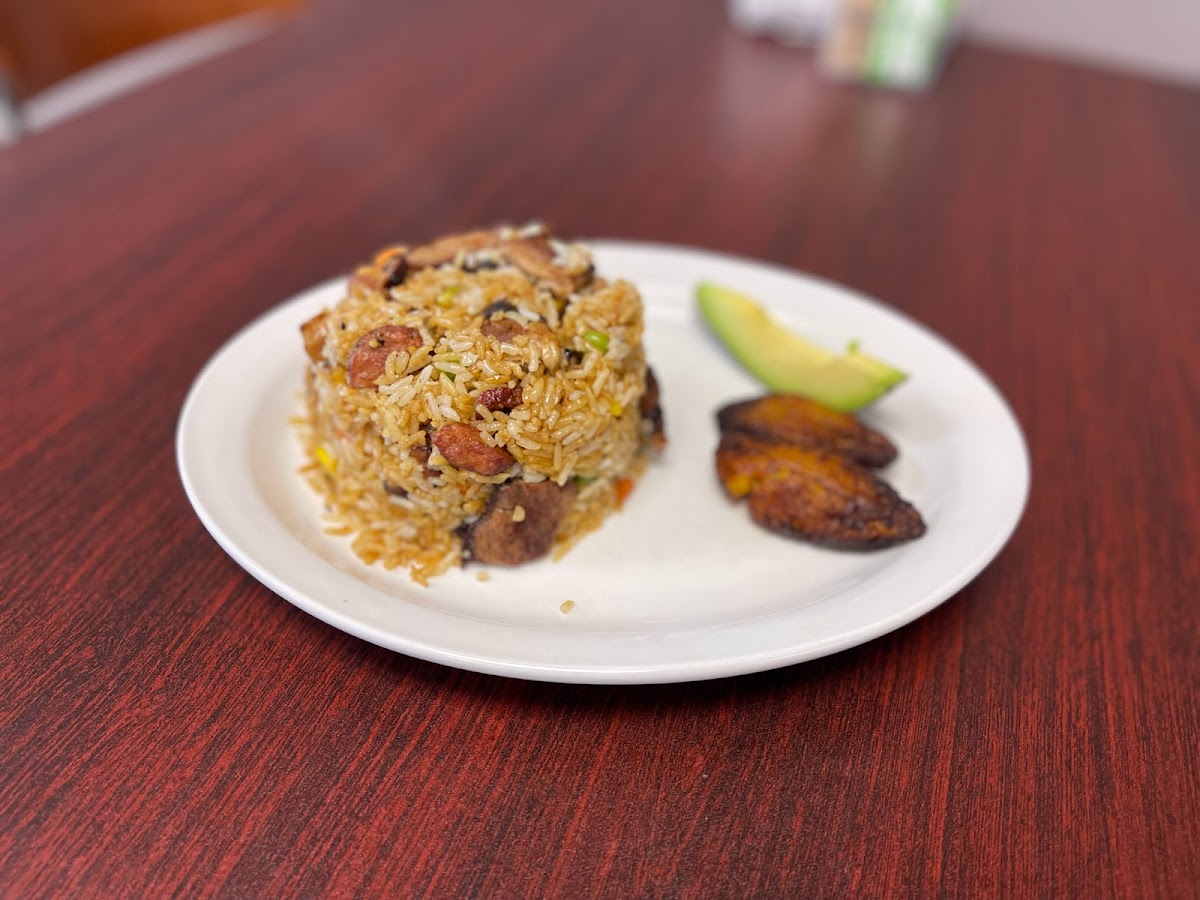 La Colombianita Restaurant - Photo 2