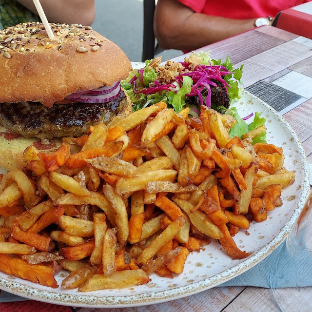 Burger Du Liban Frites Patate Et Patate Douce
