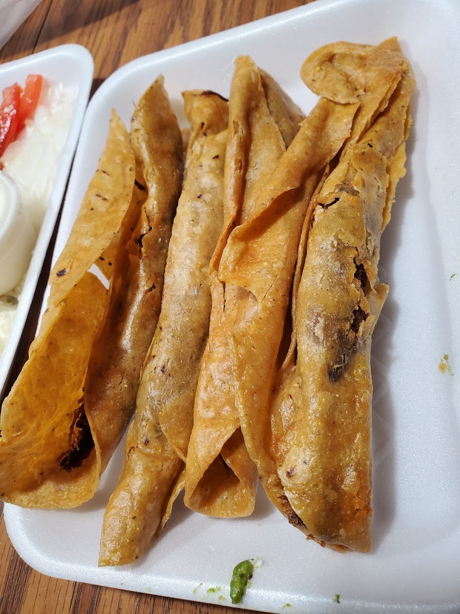 Taqueria El Cometa - Photo 9