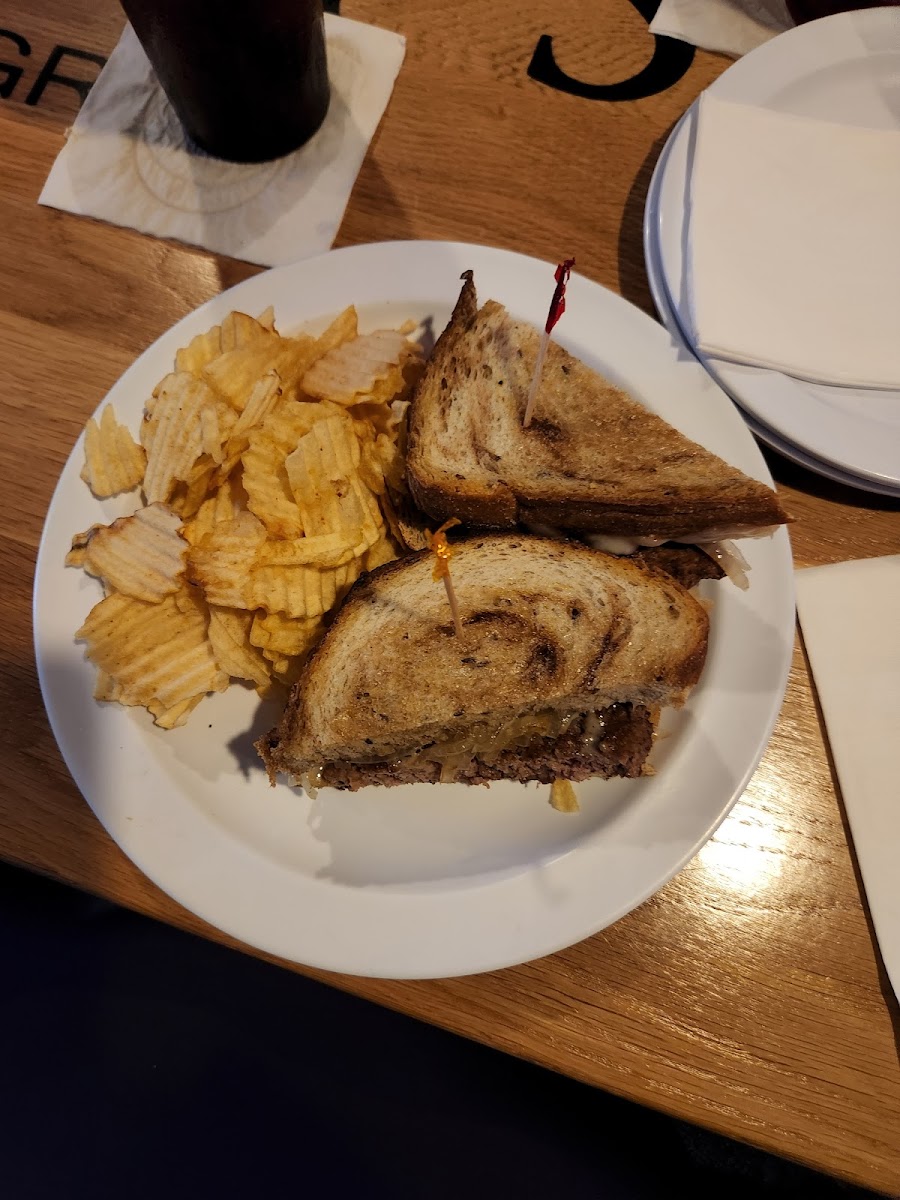 O'Leary's Pub & Grub - Photo 7
