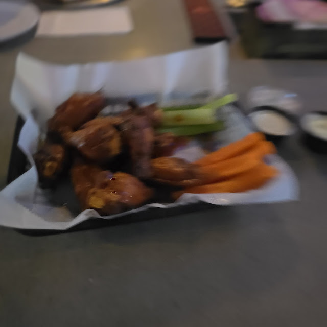 B - Man Chix Wings
