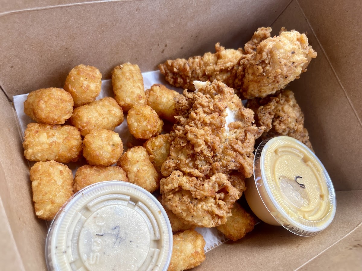 Chicken Head's - Photo 9