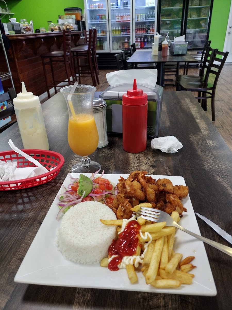 Rinconcito Ecuatoriano Deli - Photo 3