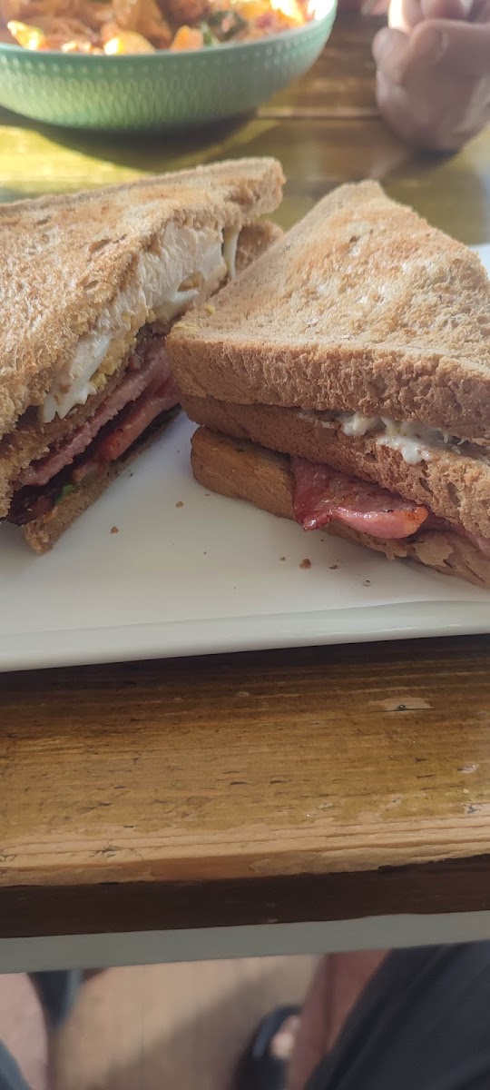 The Breakfast Lounge - Photo 6