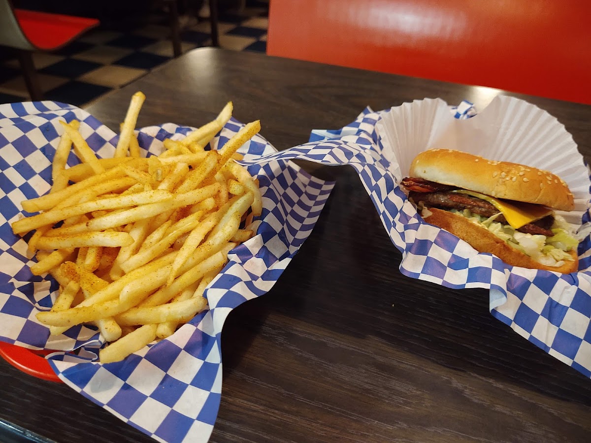 Top Burger Drive In - Photo 7