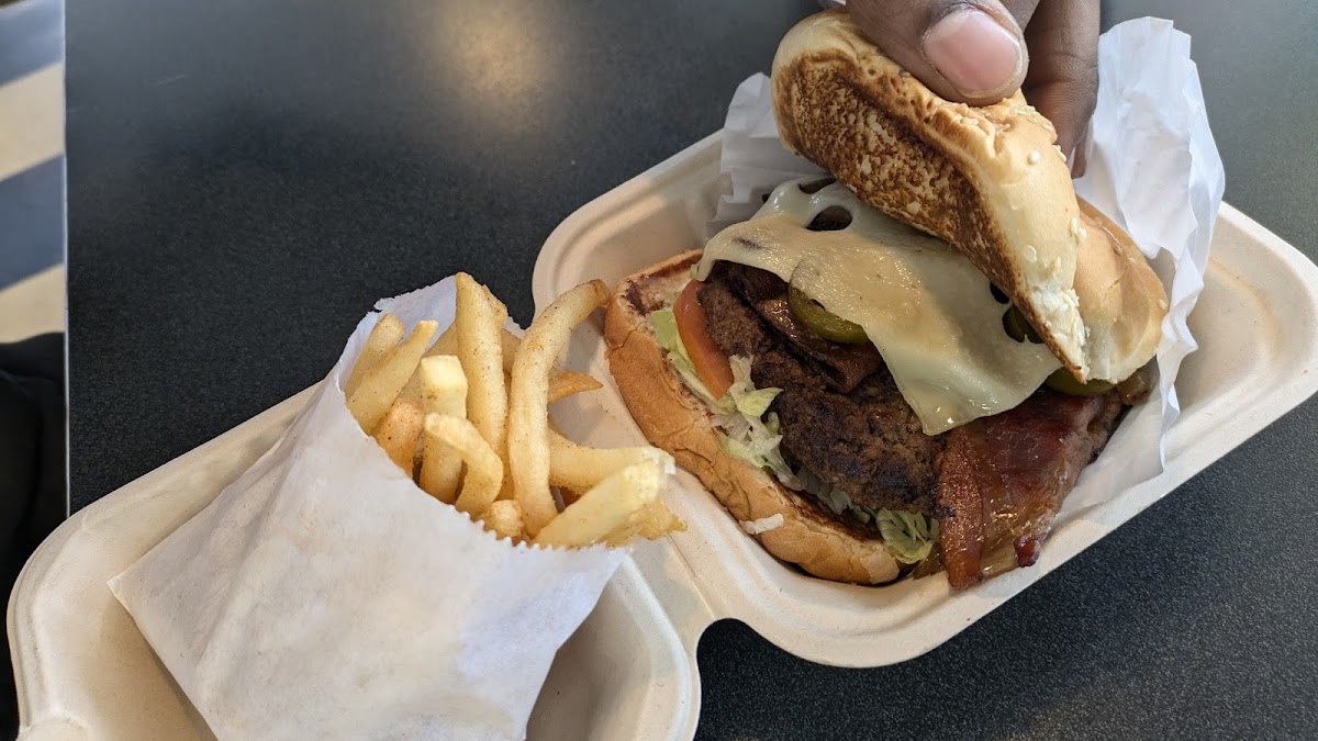 Top Burger Drive In - Photo 8